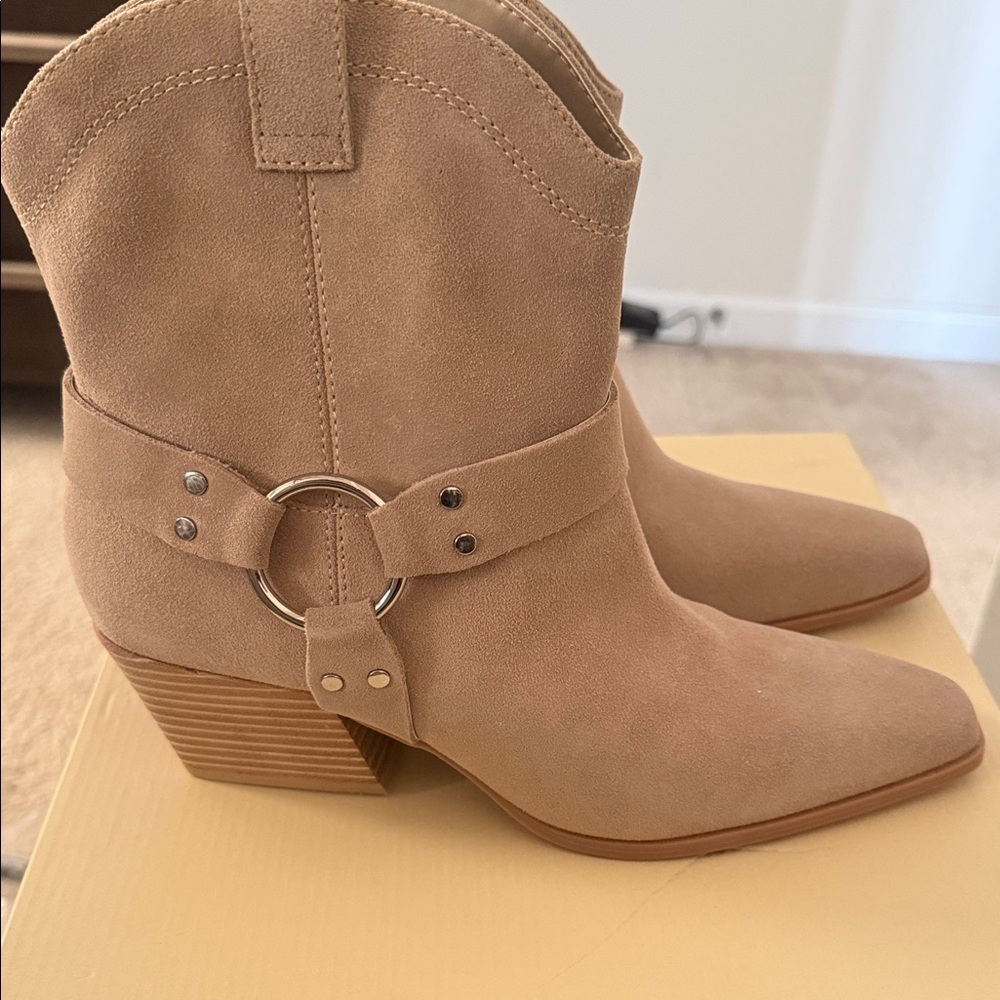 Stylish Tan Ankle Booties